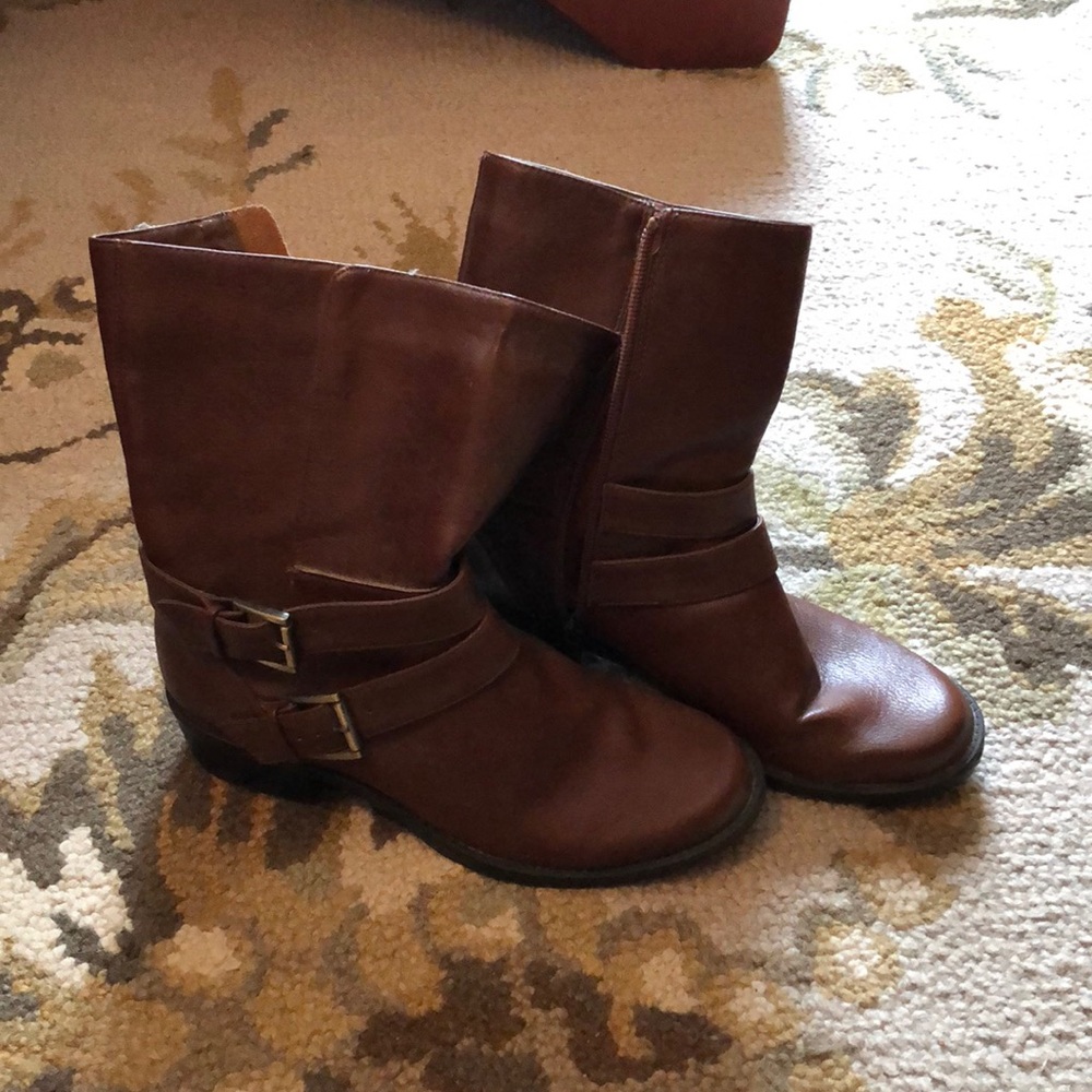 Anne Klein leather ankle boots. Brown. Size 7.5